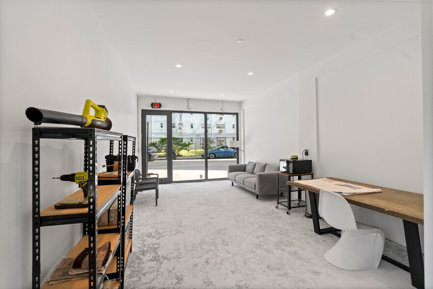 More Photos Of 216 NW 11th St, Miami General Retail For Lease