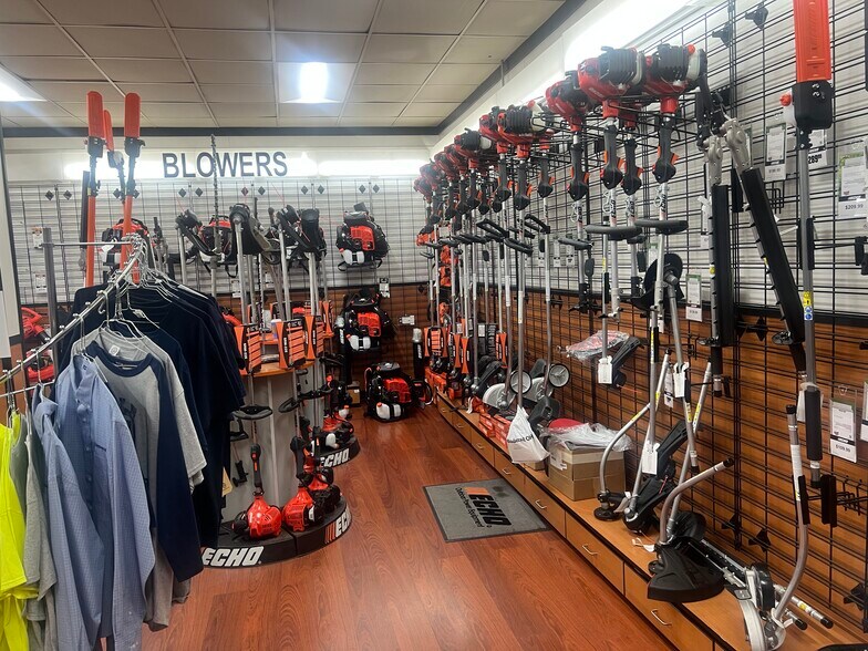 More Photos Of 10190 Old Indian Head Rd, Upper Marlboro Freestanding For Sale