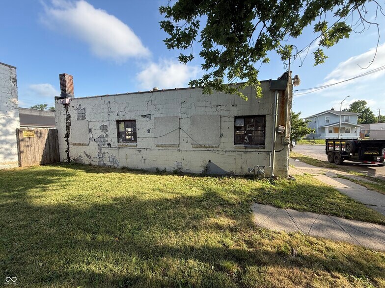More Photos Of 3823 E 10th St, Indianapolis Freestanding For Sale
