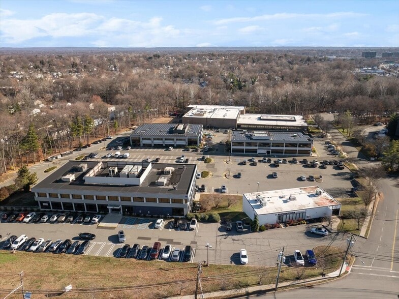 More Photos Of 2 Forest Ave, Paramus Medical For Lease