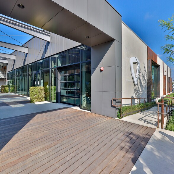 More Photos Of 2030 E Maple Ave, El Segundo Loft Creative Space For Sale