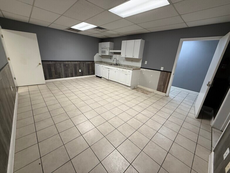 More Photos Of 18025 W Little York Rd, Katy Industrial For Lease