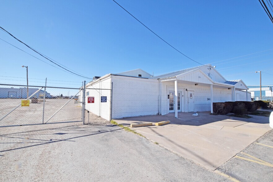 More Photos Of 302 Industrial Ave, Odessa Warehouse For Sale
