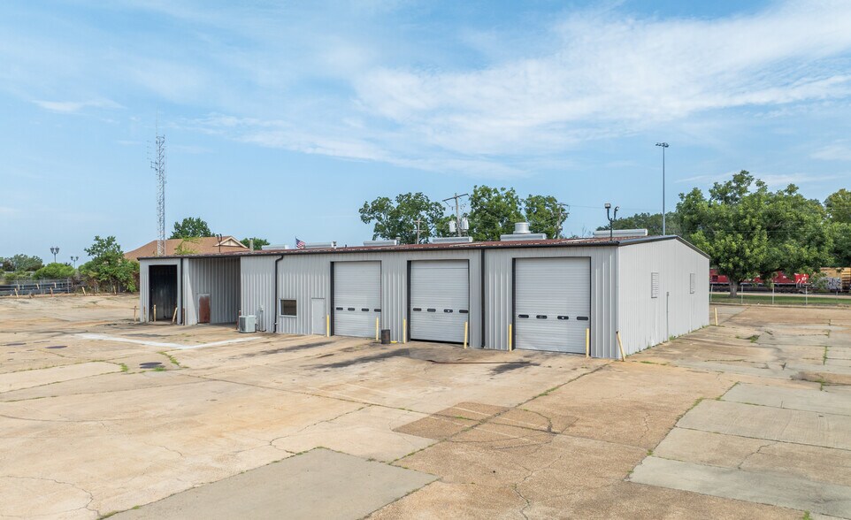 More Photos Of 191 Industrial Park Rd, Pearl Service For Lease