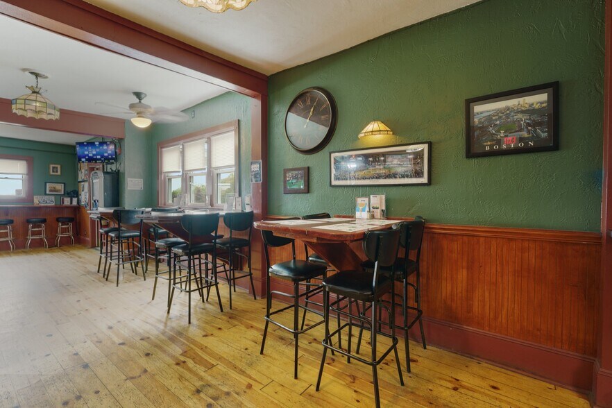 More Photos Of 809 Nooseneck Hill Rd, West Greenwich Restaurant For Sale