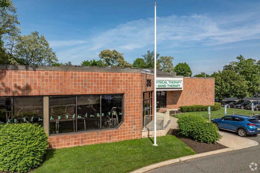 More Photos Of 315 Rt 35, Red Bank Medical For Lease