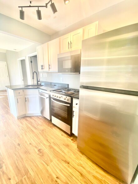 More Photos Of 809 Hanson St, Salisbury Multifamily For Sale