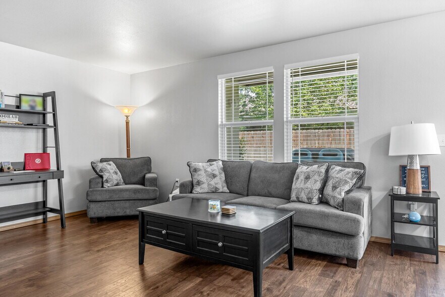 More Photos Of 1805 E Overland Rd, Meridian Apartments For Sale