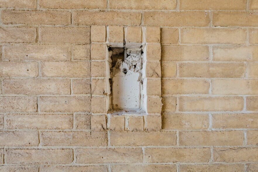 More Photos Of 220 N 2nd Ave, Mulvane Carwash For Sale