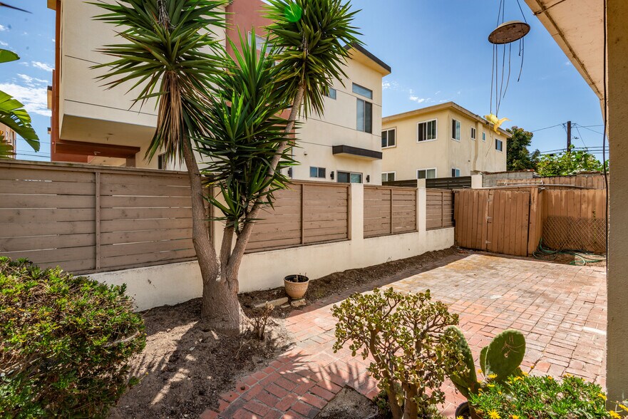 More Photos Of 2204 Carnegie Ln, Redondo Beach Apartments For Sale