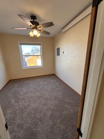 More Photos Of 714 W 10th St, Cozad Apartments For Sale