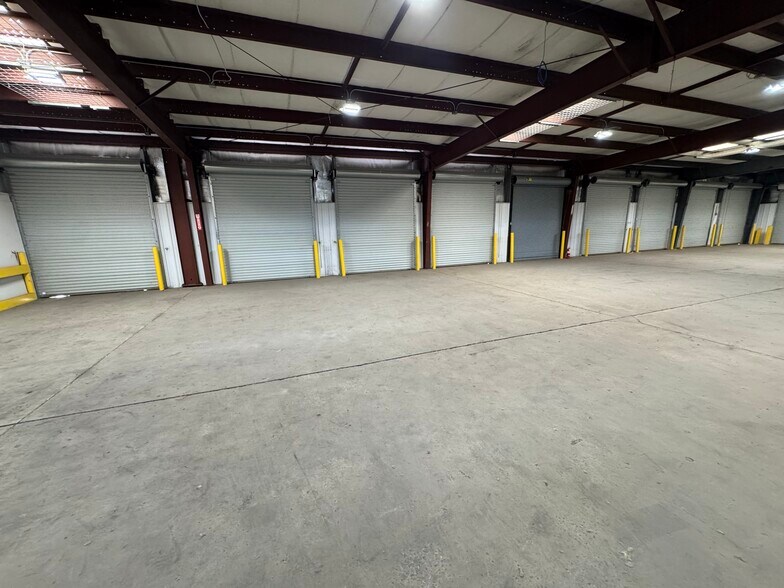 More Photos Of 16125 Business Pky, Hagerstown Service For Lease