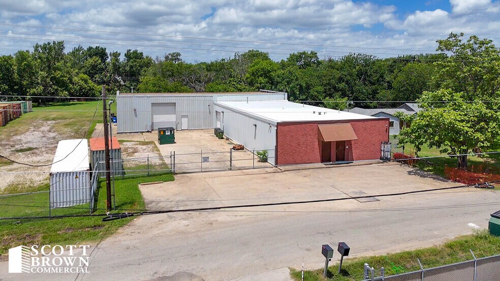 More Photos Of 5303 Buford Jett Ln, Balch Springs Warehouse For Sale
