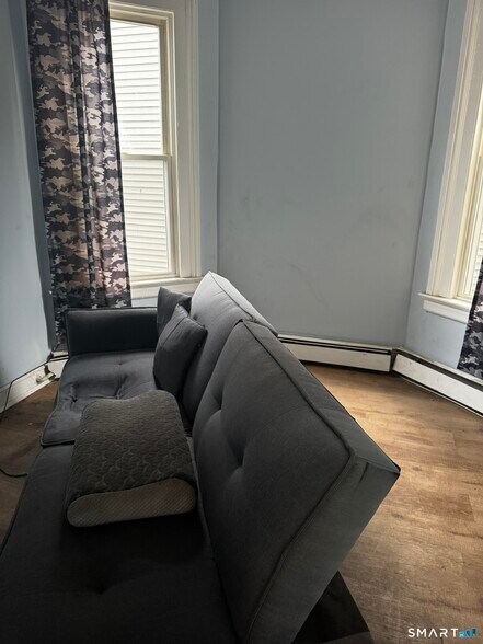 More Photos Of 21 Williams St, Hartford Apartments For Sale