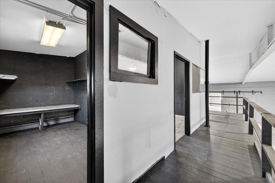 More Photos Of 749 N Plano St, Porterville Warehouse For Sale