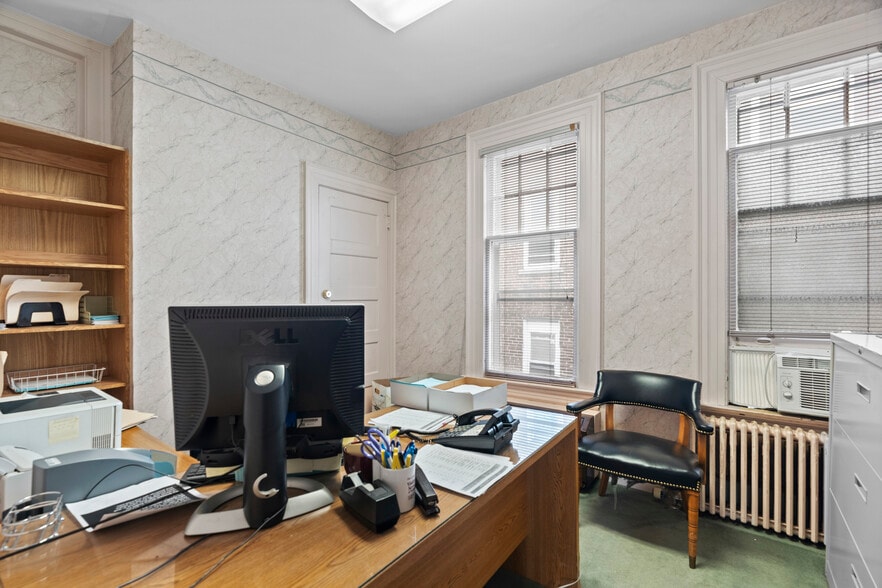 More Photos Of 1481 Chapel St, New Haven Office For Sale
