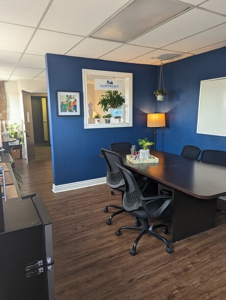 More Photos Of 1100 W Littleton Blvd, Littleton Loft Creative Space For Lease