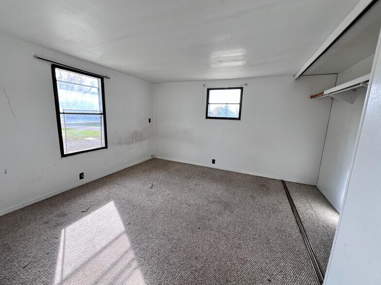 More Photos Of 409 N Commercial Ave, Wallace Apartments For Sale