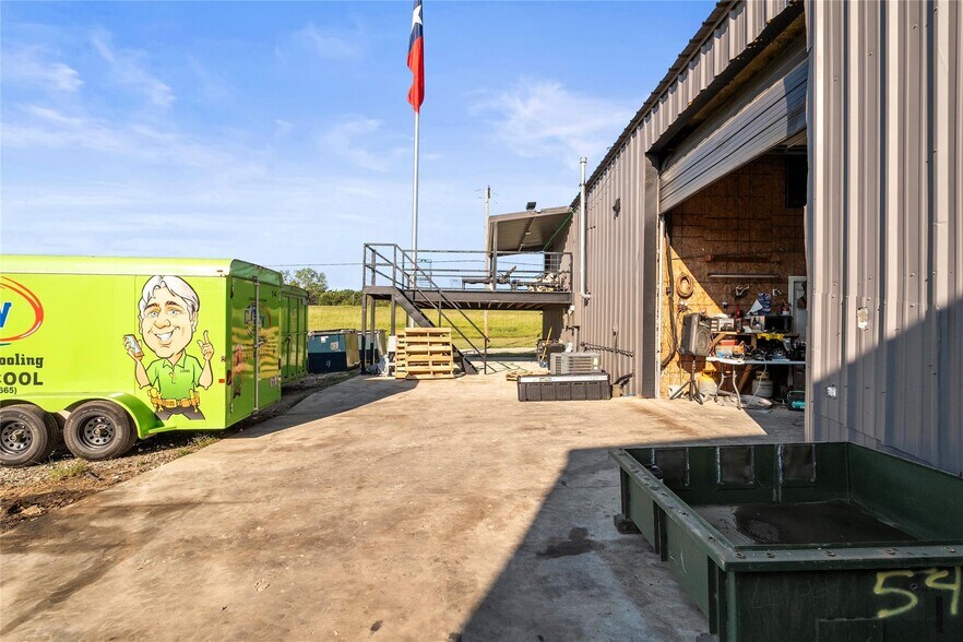 More Photos Of 600-608 FM 981, Blue Ridge Warehouse For Sale