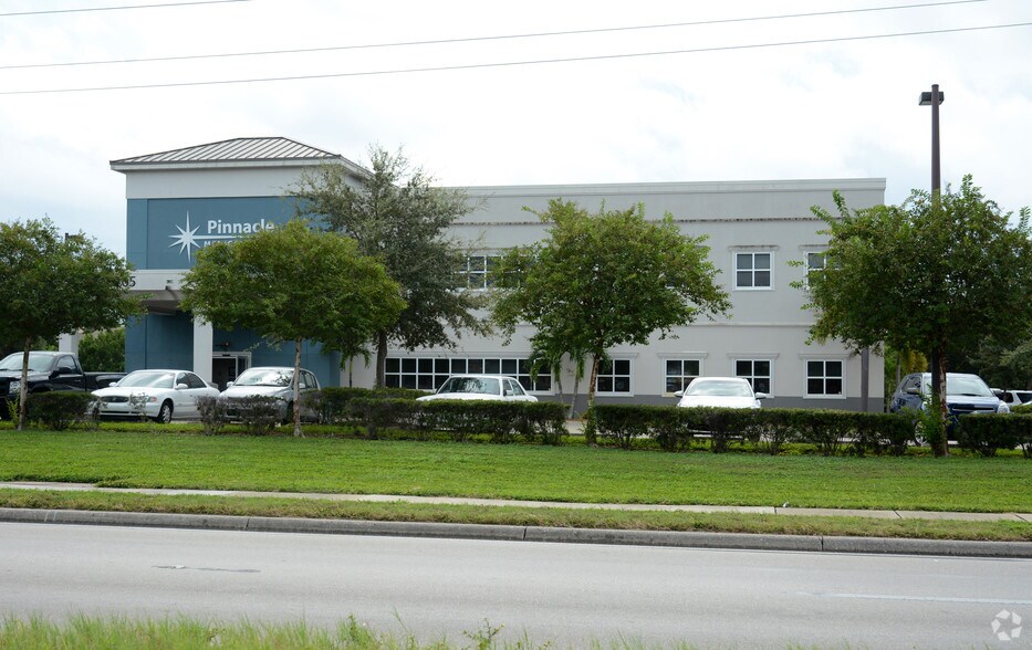 More Photos Of 7005 Cortez Rd W, Bradenton Medical For Lease
