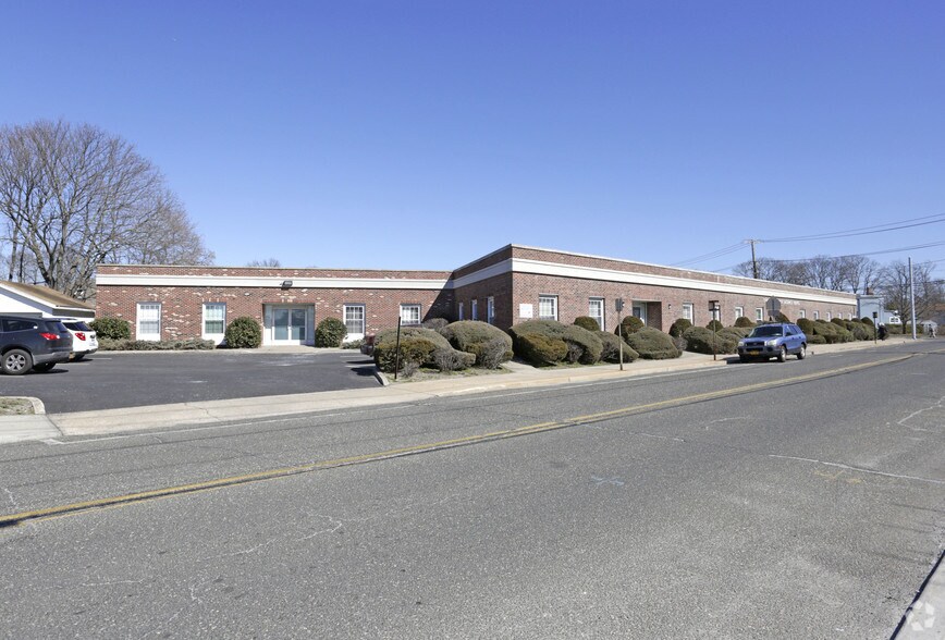 Primary Photo Of 75 Oak St, Patchogue Office For Sale