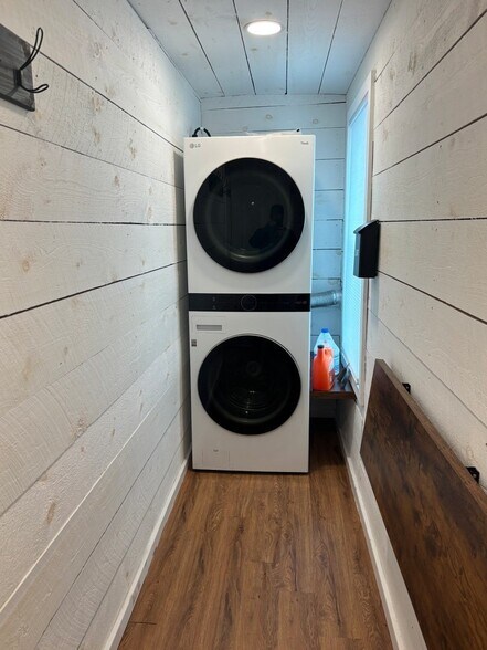 More Photos Of 218 Coggeshall St, New Bedford Storefront Retail Residential For Sale