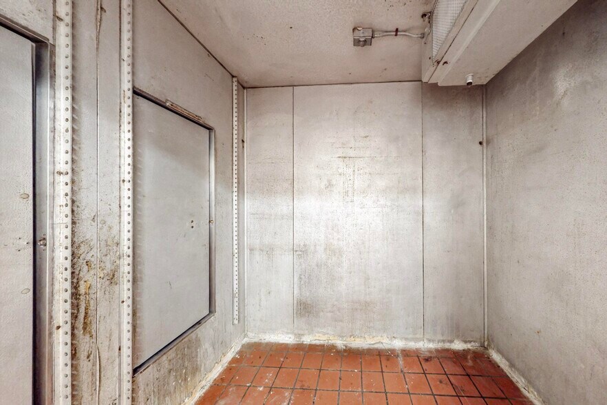 More Photos Of 3558 Wheaton Way, Bremerton Restaurant For Sale