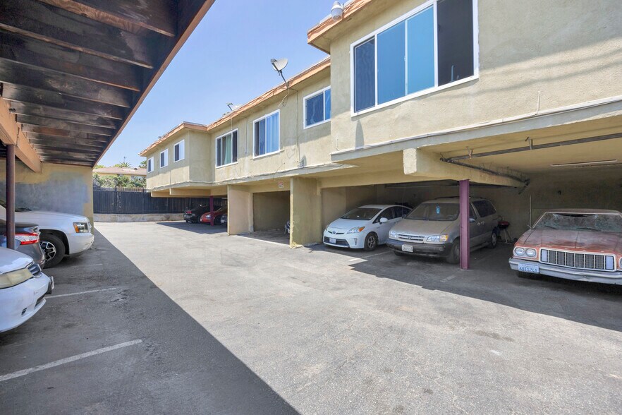 More Photos Of 1212 W 107th St, Los Angeles Apartments For Sale