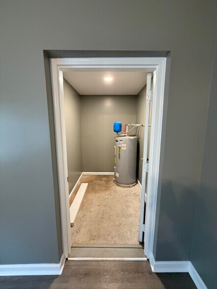More Photos Of 120 Wade Herrod Rd, Smyrna Freestanding For Lease