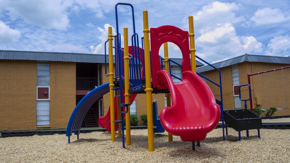 More Photos Of 701 Preston, Pasadena Apartments For Sale