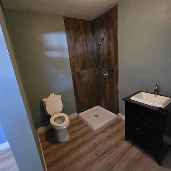 More Photos Of 15709 Bellflower Blvd, Bellflower General Retail For Sale