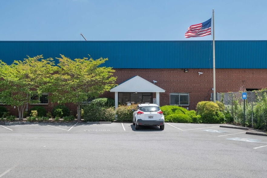 More Photos Of 3200 Lakewood Ave, East Point Manufacturing For Lease