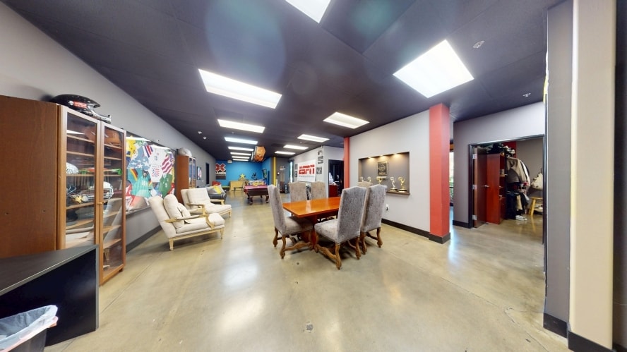 More Photos Of 19641 Descartes, Foothill Ranch Light Manufacturing For Sale