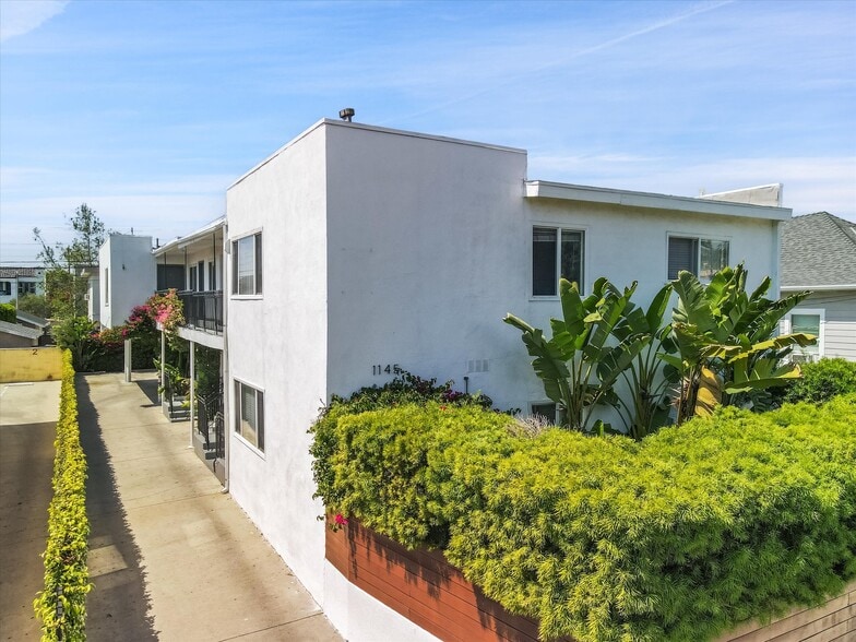 Primary Photo Of 1145 N Hoover St, Los Angeles Multifamily For Sale