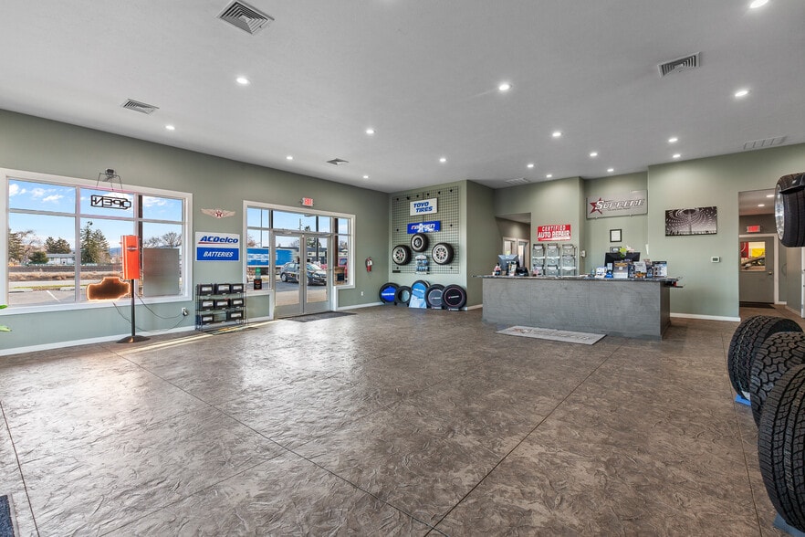 More Photos Of 8615 E Trent Ave, Spokane Valley Auto Repair For Sale