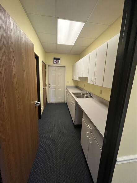 More Photos Of 4154 River Rd, East China Medical For Sale