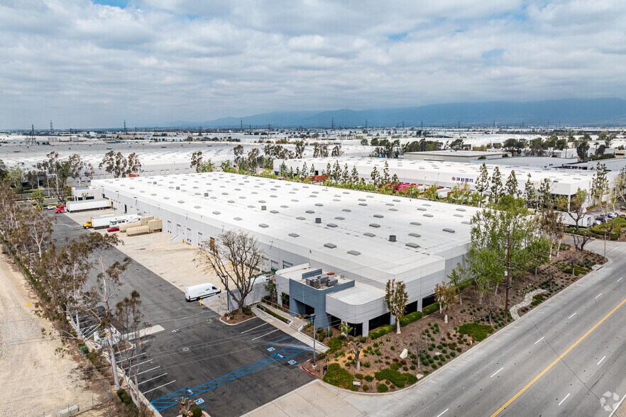 More Photos Of 11070 Mulberry Ave, Fontana Warehouse For Lease