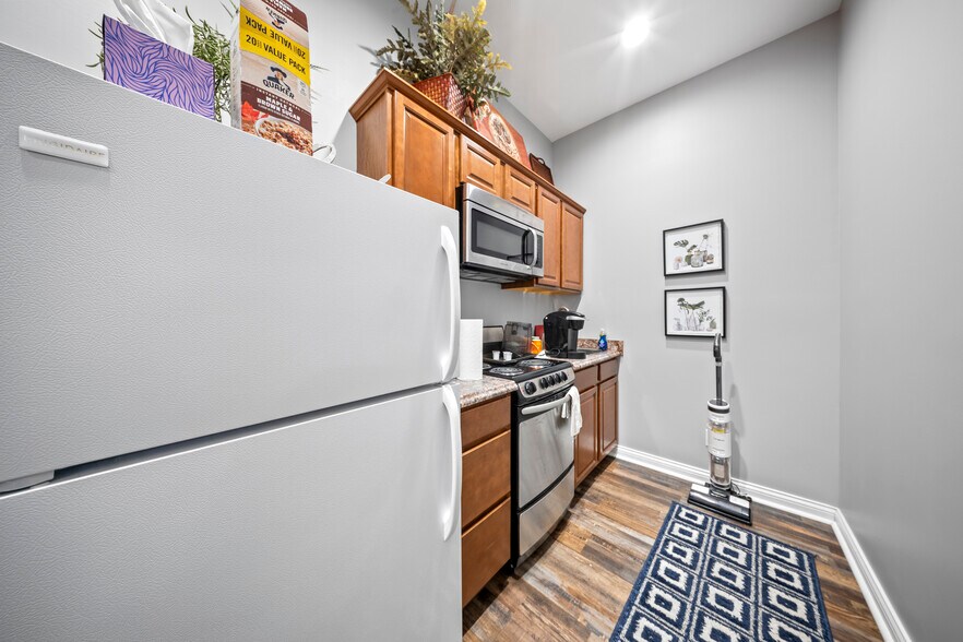 More Photos Of 3224 Winchester Ave, Ashland Flex For Sale