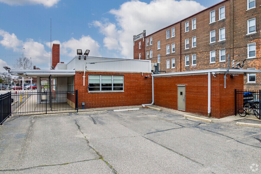 More Photos Of 11606 Woodward Ave, Detroit General Retail For Sale