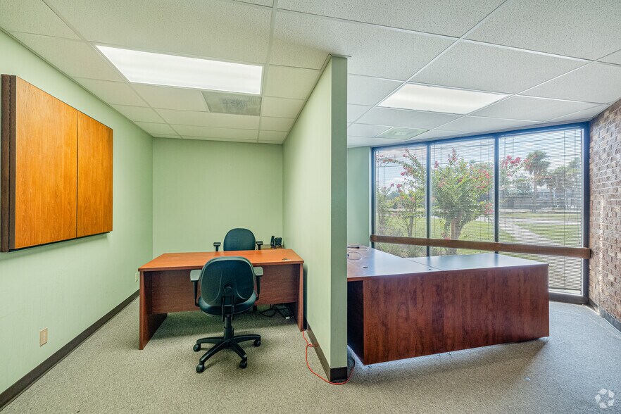 More Photos Of 3901 Carmichael Ave, Jacksonville Medical For Lease