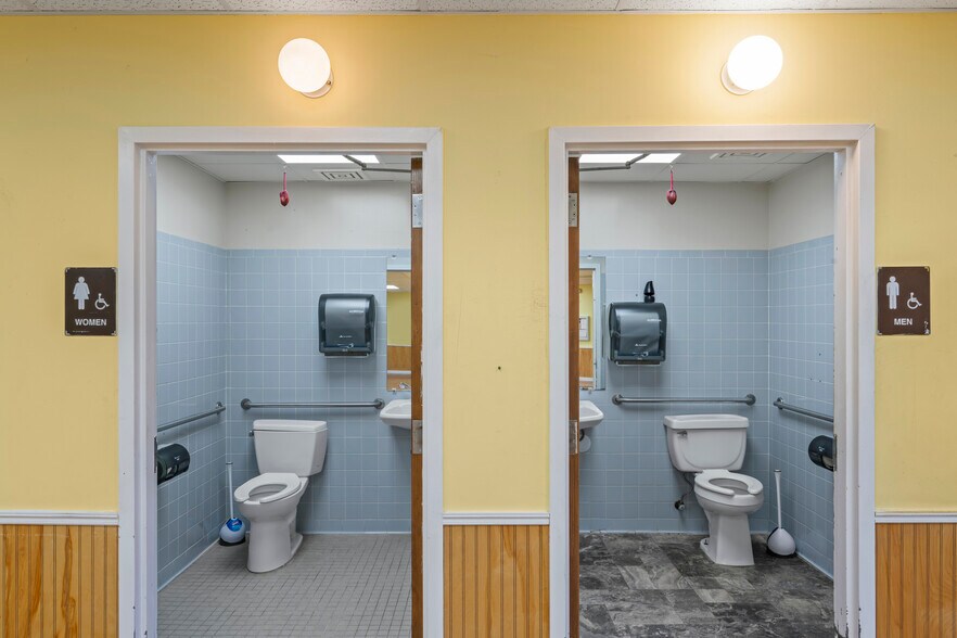 More Photos Of 9380 Forestwood Ln, Manassas Office For Lease