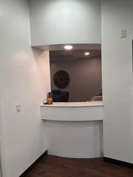 More Photos Of 1625 W Ina Rd, Tucson Medical For Lease