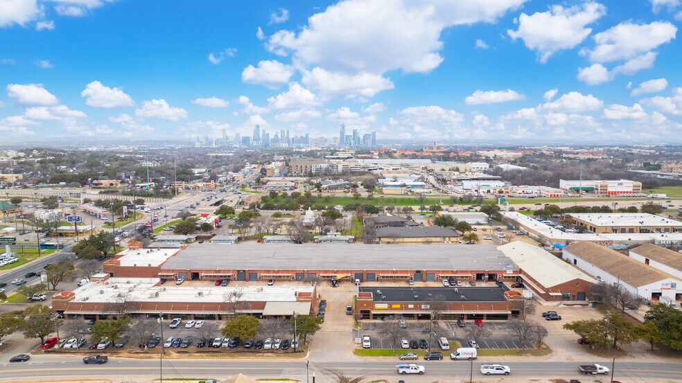 More Photos Of 4201 S Congress Ave, Austin Freestanding For Lease