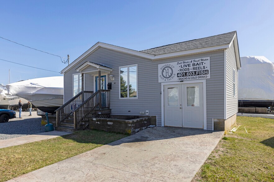 More Photos Of 36 Bay Ave, Warwick Specialty For Sale