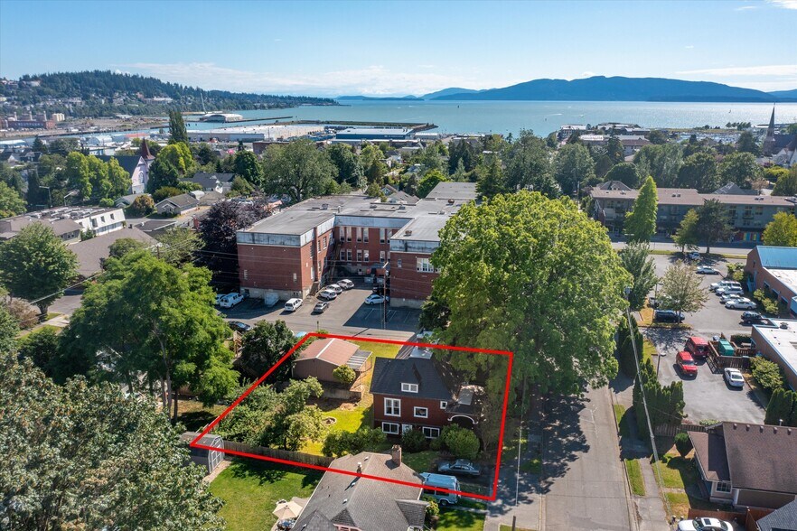More Photos Of 1310 Ellsworth St, Bellingham Multifamily For Sale