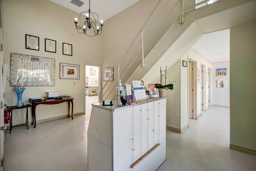 More Photos Of 11915 Inglewood Ave, Hawthorne Medical For Sale