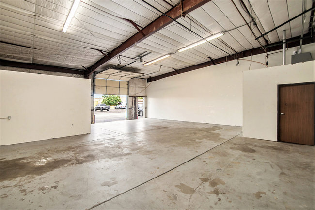 More Photos Of 1000 E 73rd Ave, Denver Warehouse For Lease
