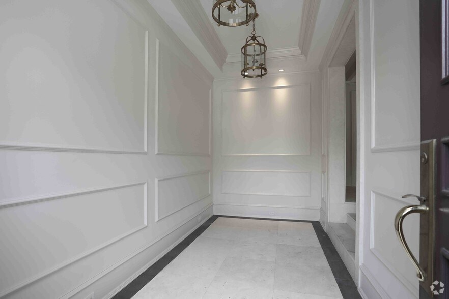 More Photos Of 2230 Massachusetts Ave NW, Washington Office For Sale