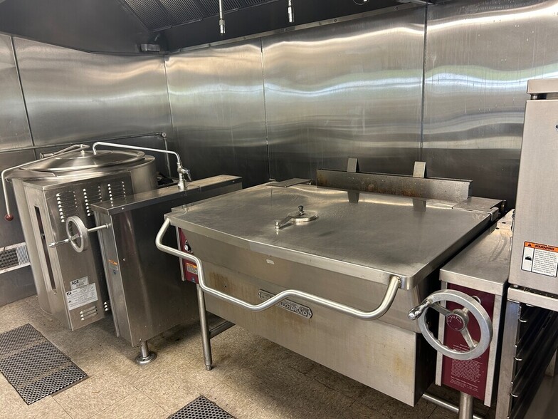 More Photos Of 244 Amesbury Rd, Kensington General Retail For Sale