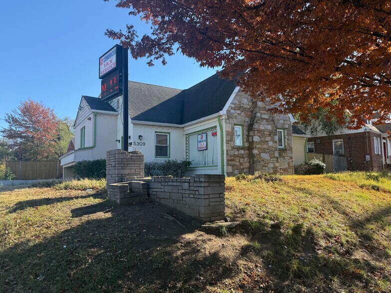 More Photos Of 5309 Kenilworth Ave, Riverdale Office For Sale